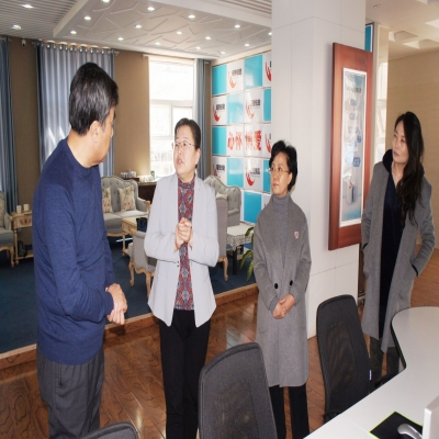 山西省红十字会副会长白冰到398健保公司调研